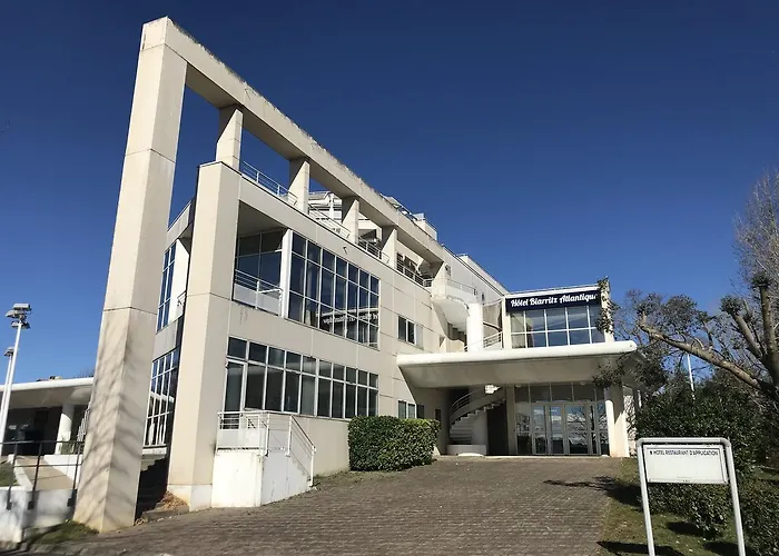 Atlantique - Lycee Hotelier - Management School