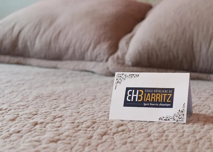 Atlantique - Lycee Hotelier - Management School Отель Биарриц